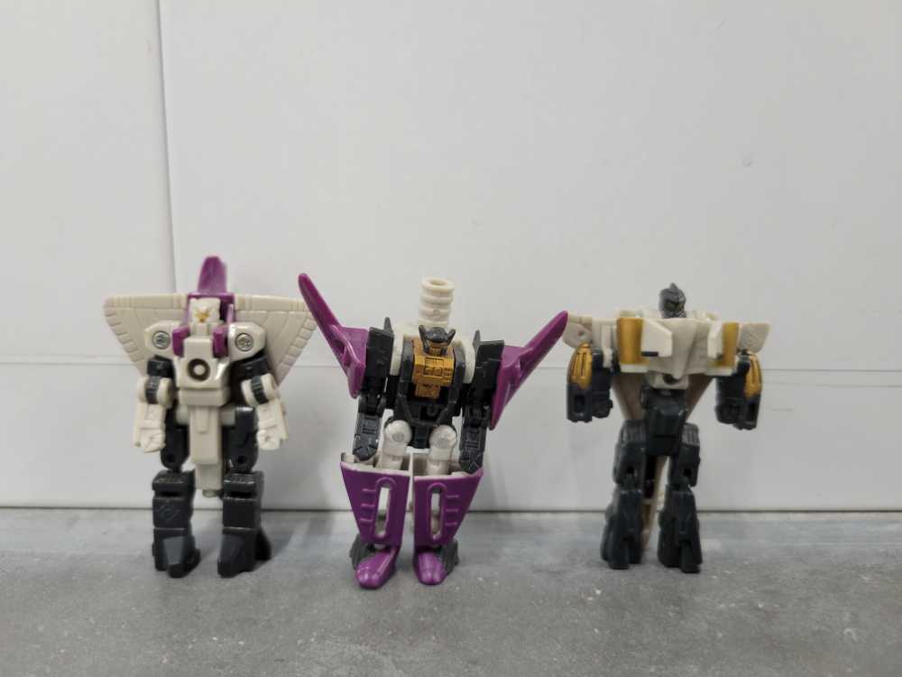 Jetstorm With Sonar And Runway Air Assault Team Dark Star Saber - Hasbro (Transformers Armada) action figure collectible - Main Image 4