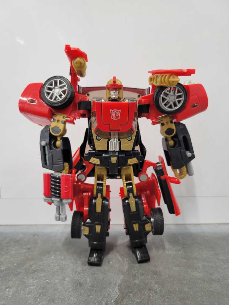 Swerve Robot Mode - Hasbro (Alternators) action figure collectible - Main Image 2