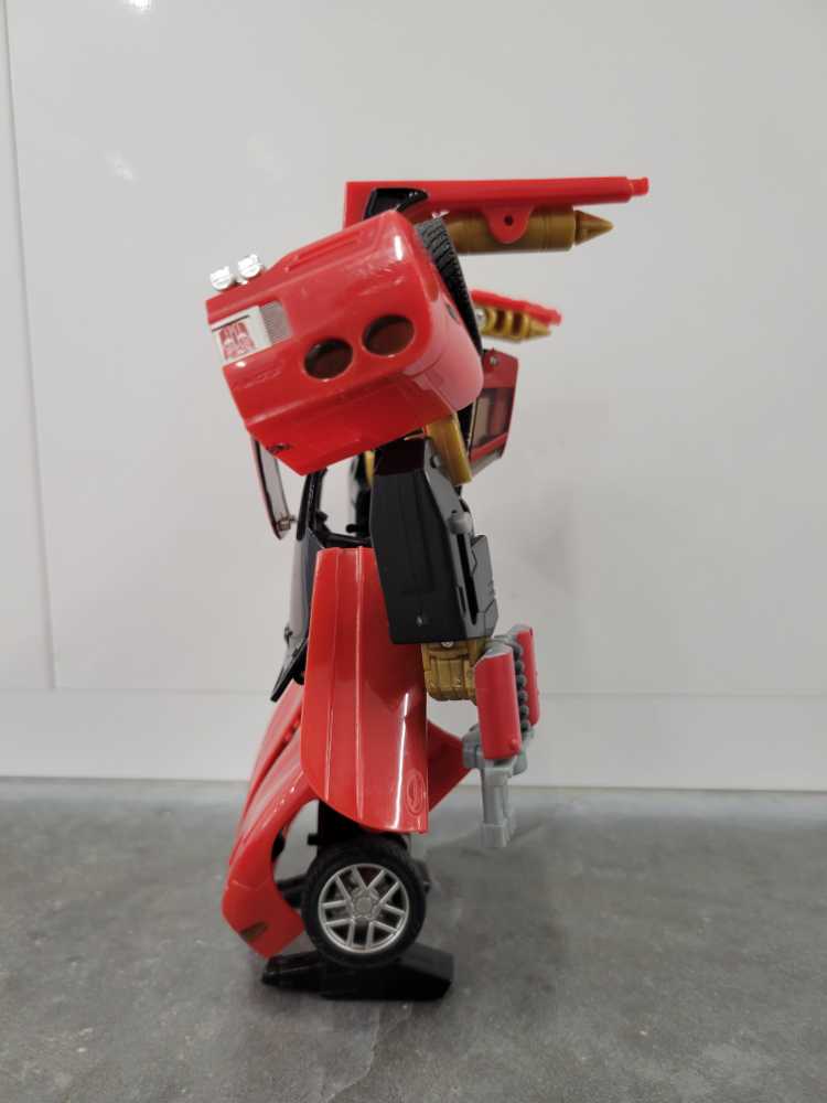 Swerve Robot Mode - Hasbro (Alternators) action figure collectible - Main Image 3