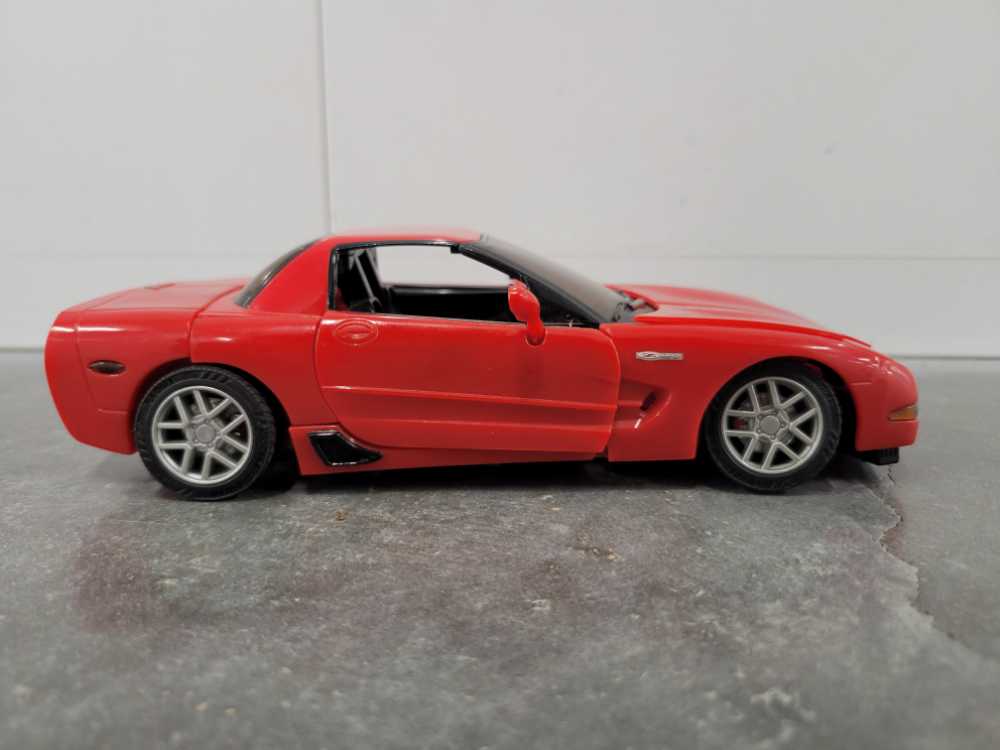 Swerve Vehicle Mode - Hasbro (Alternators) action figure collectible - Main Image 3