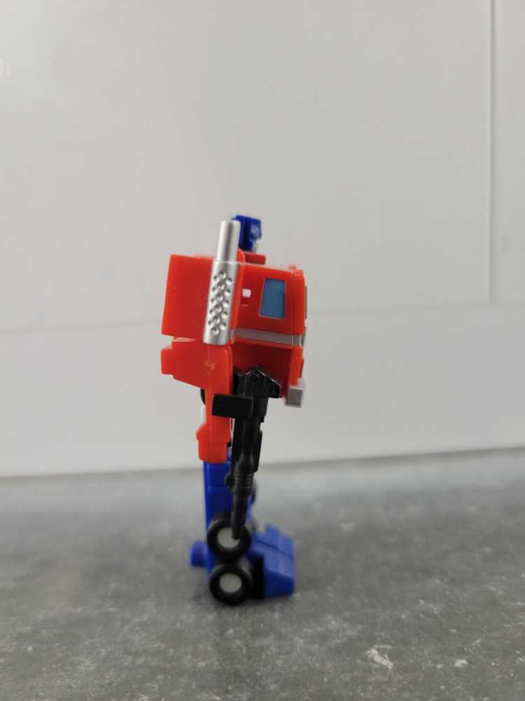 Optimus Prime 1st (Robot Mode) - Takara (World’s Smallest Transformers WST) action figure collectible - Main Image 2