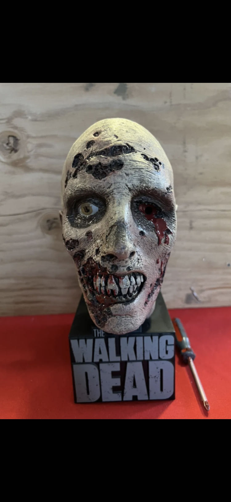Walking Dead: Season 2 Limited Edition - McFarlane Toys action figure collectible - Main Image 2