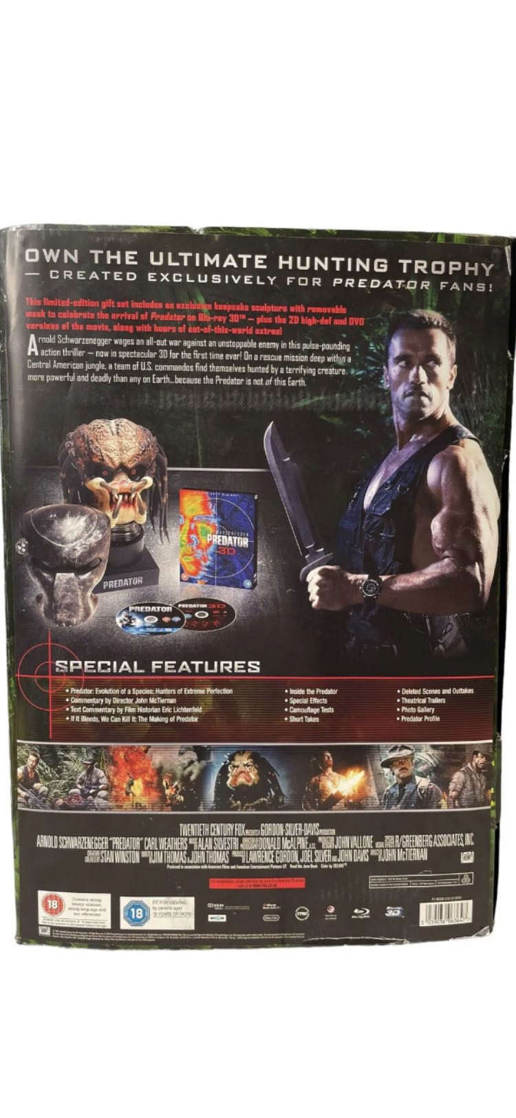 The Predator (Blu-ray, 3-D, DVD) Ultimate Hunting Trophy Head & MaskUltimate - 20’th Century Fox action figure collectible - Main Image 2