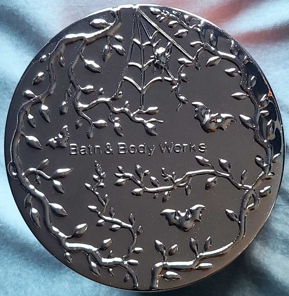 CANDLE: Halloween Bath & Bodyworks Vampire Blood 2022 - Bath & Bodyworks Candle (Halloween Candle) action figure collectible [Barcode 667557093727] - Main Image 3