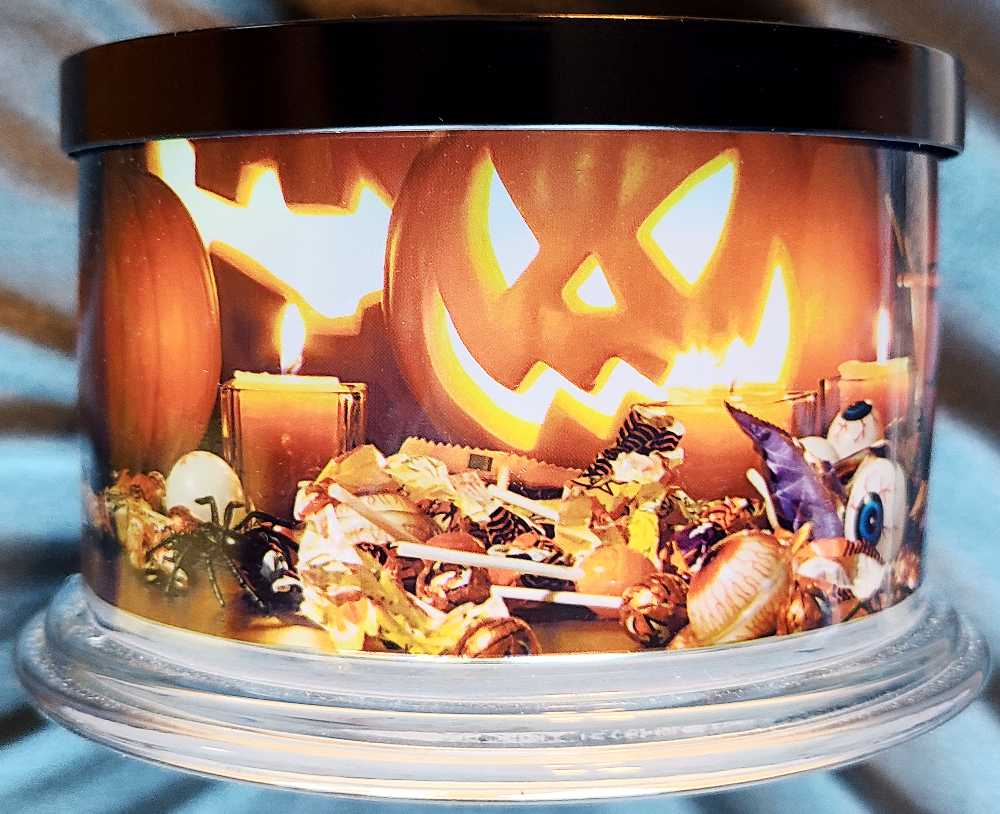 CANDLE: Halloween HomeWorx Halloween Candy 2022 - Homeworx (Halloween Candle) action figure collectible - Main Image 4