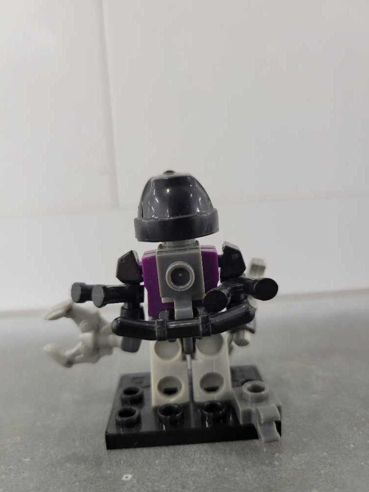 Hardshell - Hasbro (Kre-o) action figure collectible - Main Image 3