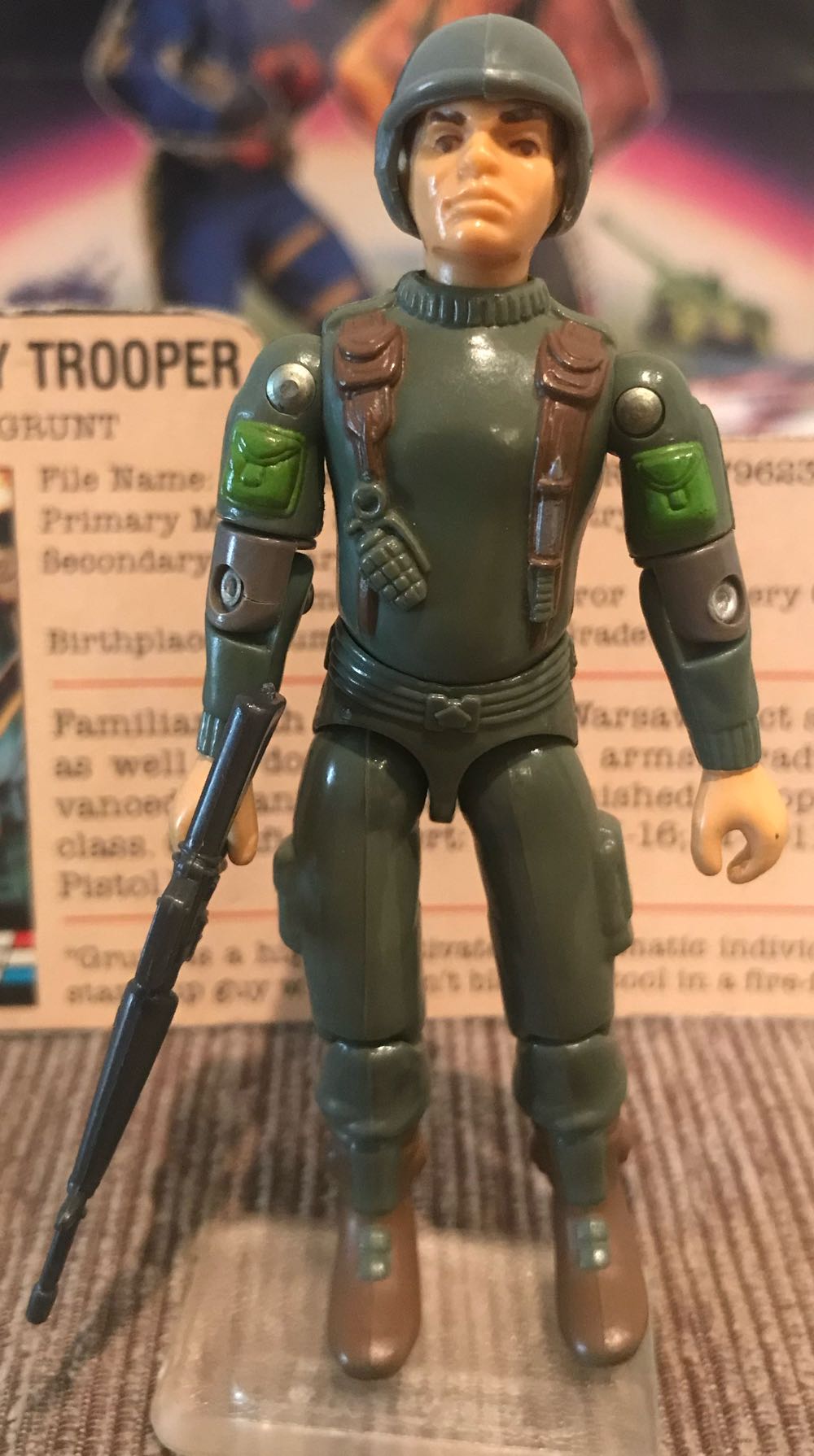 1982 Grunt v1.5 - Hasbro (G.I. Joe) action figure collectible - Main Image 2