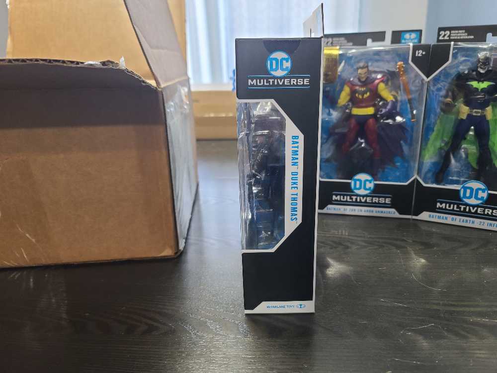 Batman (Duke Thomas) - McFarlane (DC Multiverse) action figure collectible - Main Image 4