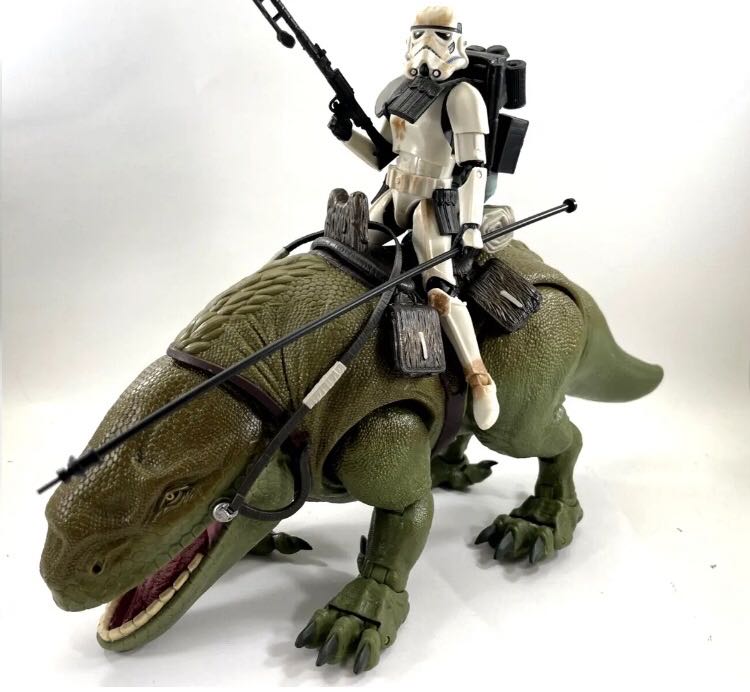 Dewback with Sandtrooper (Grey Pauldron) - Hasbro (Star Wars Episode IV: A New Hope) action figure collectible - Main Image 3