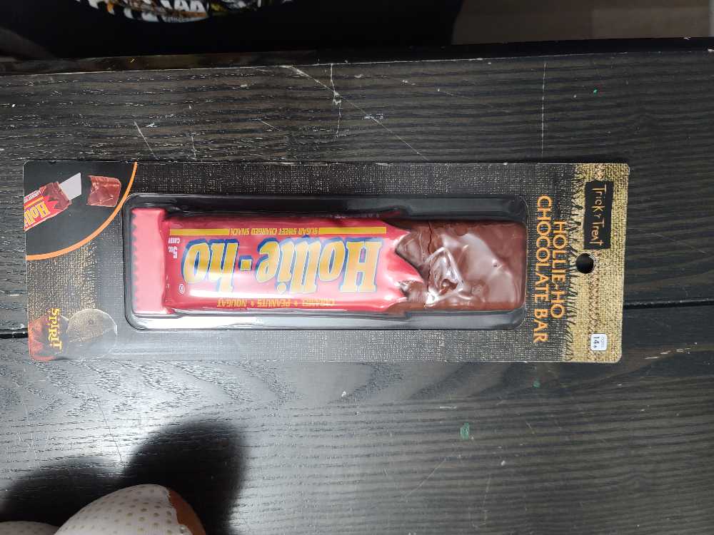 Spirit Trick-r-Treat Hollie Ho Choc Bar - Spirit Halloween (Horror) action figure collectible - Main Image 2