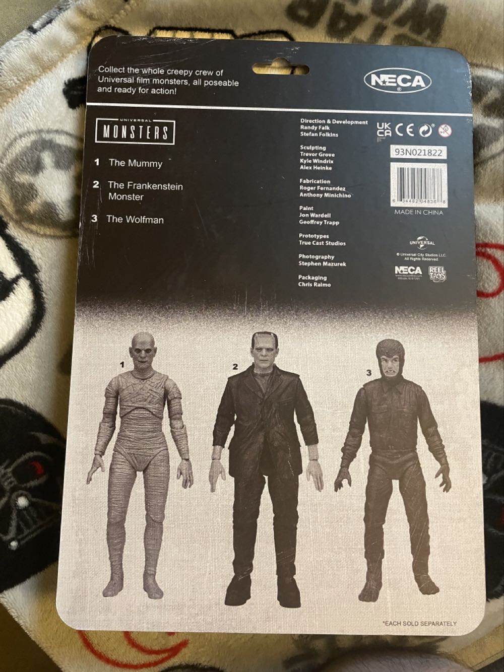 UNIVERSAL MONSTERS - GLOW-IN-THE-DARK RETRO The Mummy  - Neca (Universal Monsters) action figure collectible [Barcode 634482048368] - Main Image 2