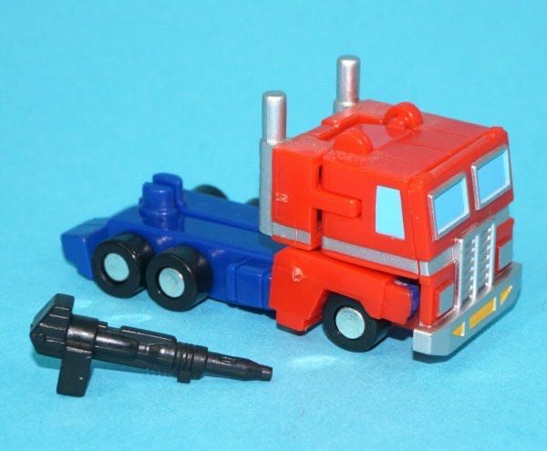 GTF-06 Optimus Prime - Takara Tomy (World’s Smallest Transformers WST) action figure collectible [Barcode 4904880472659] - Main Image 3