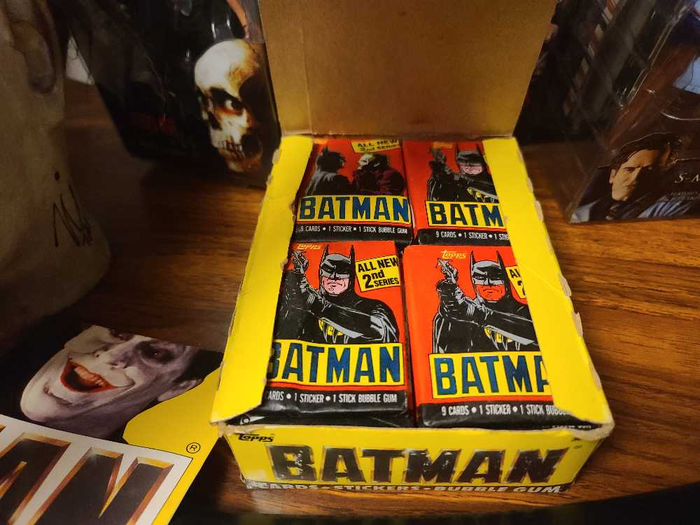 Topps Batman Trading Cards Series 2 - Topps (Comic Book) action figure collectible - Main Image 2