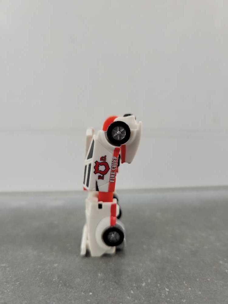 Red Alert (Robot Mode) 1st - Takara (World’s Smallest Transformers WST) action figure collectible - Main Image 2