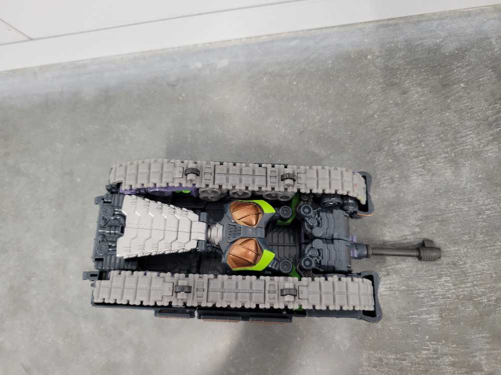 Banzitron Tank Mode - Hasbro (Hunt For The Decepticons) action figure collectible - Main Image 4