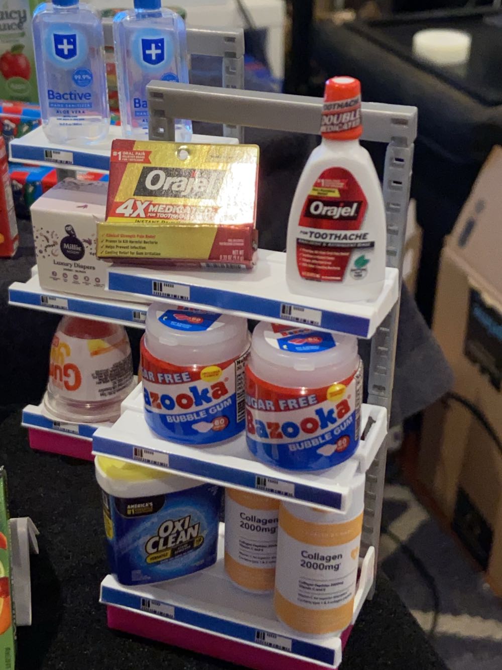 5 Surprise Mini Brands - Series Four - Zuru (Test) action figure collectible - Main Image 3