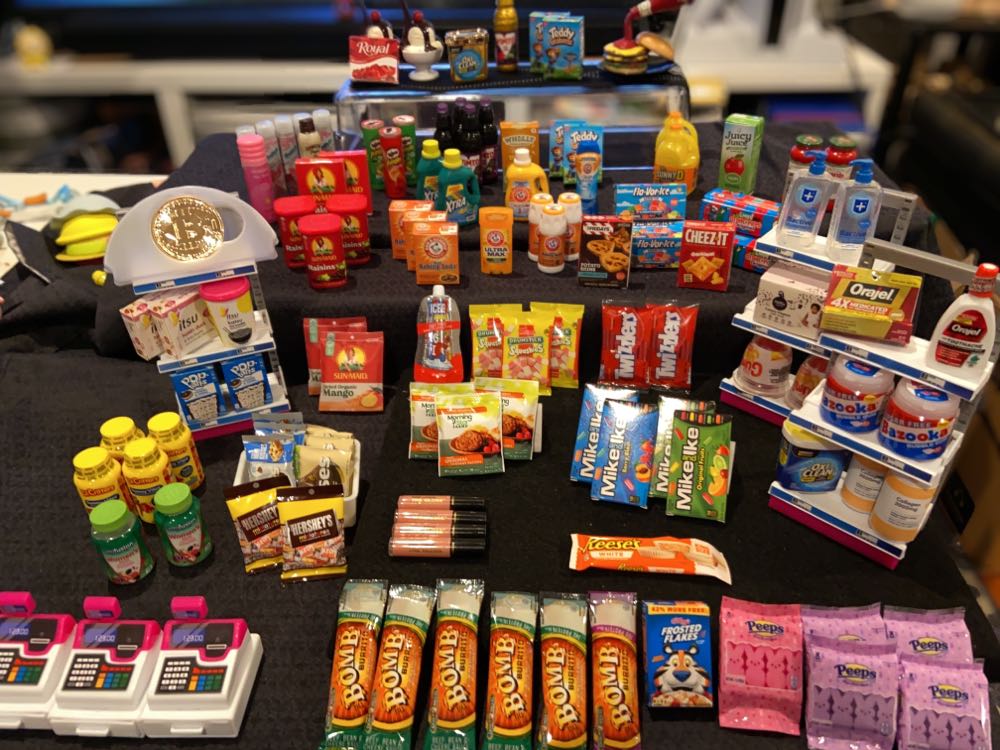 5 Surprise Mini Brands - Series Four - Zuru (Test) action figure collectible - Main Image 4