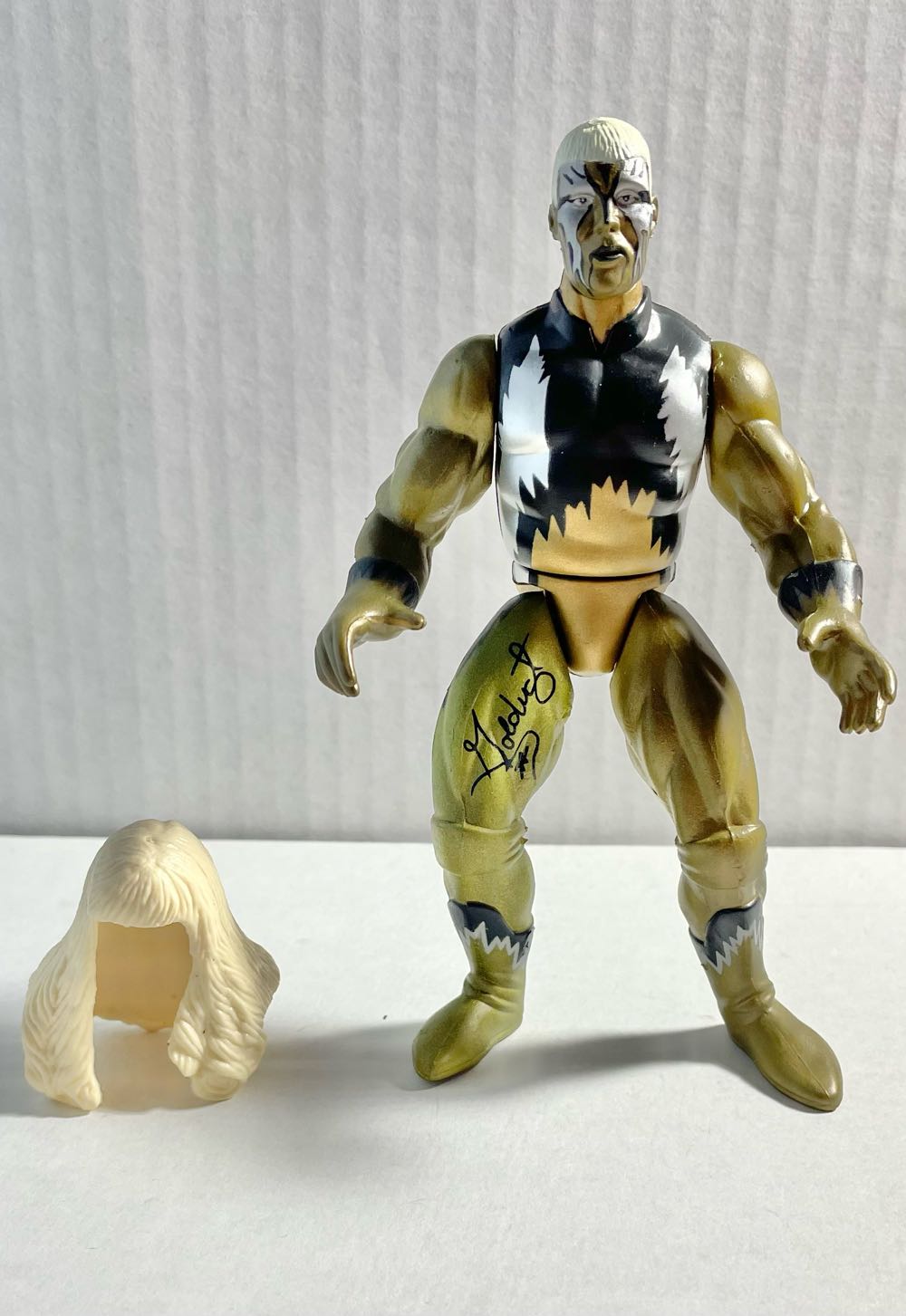 Goldust - WWF Jakks Pacific BCA (WWF Jakks Pacific BCA Signature Series 1) action figure collectible - Main Image 3