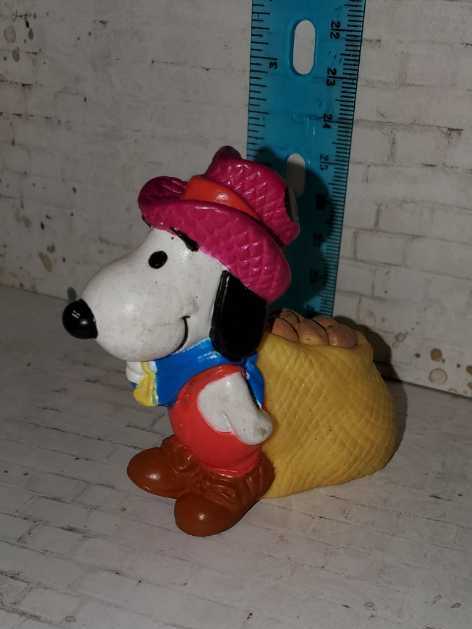 Snoopy 2.5 In  Potato Farmer  - United Feature Syndicate, Inc action figure collectible - Main Image 2