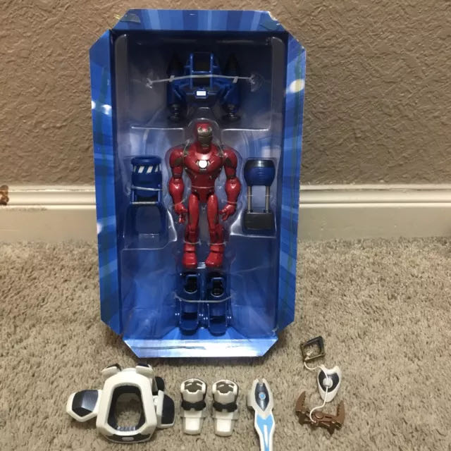 Iron Man Hall Of Armor Play Set - Disney / Marvel action figure collectible [Barcode 461015547391] - Main Image 3