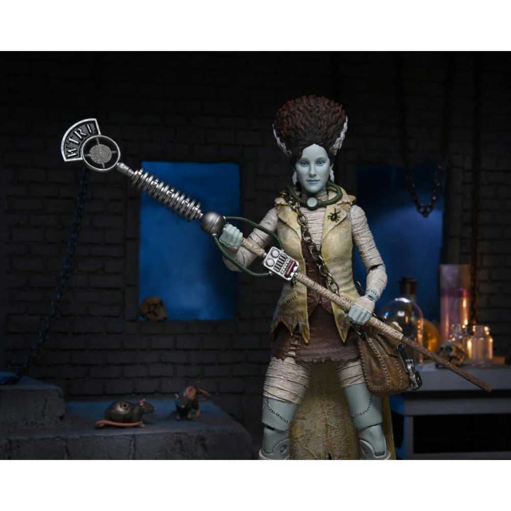 NECA TMNT X Universal Monsters April As The Bride Of Frankenstein - Neca (Teenage Mutant Ninja Turtles x Universal Monsters) action figure collectible [Barcode 634482541852] - Main Image 3