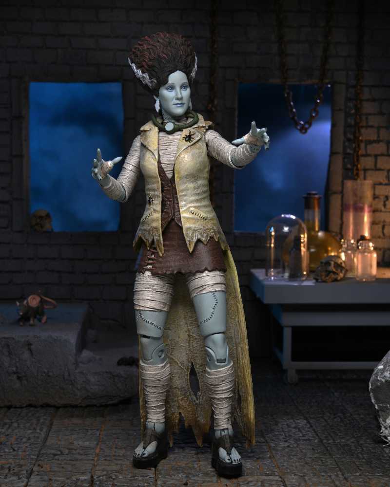 NECA TMNT X Universal Monsters April As The Bride Of Frankenstein - Neca (Teenage Mutant Ninja Turtles x Universal Monsters) action figure collectible [Barcode 634482541852] - Main Image 4