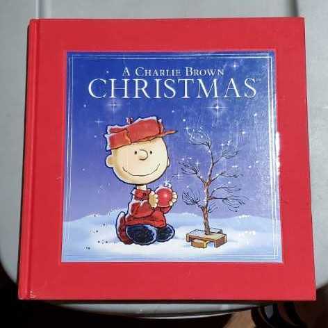 Snoopy Peanuts: A Charlie Brown Christmas Deluxe Ed  action figure collectible [Barcode 9780762433056] - Main Image 2