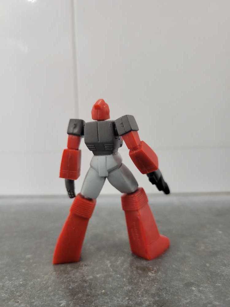 Ironhide - Hasbro (Heroes Of Cybertron SCF) action figure collectible - Main Image 3