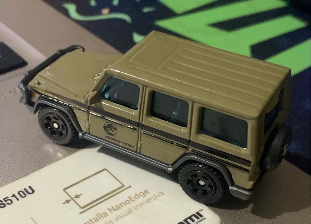 14 Mercedes Benz G 550 - Matchbox (Mattel) (Matchbox) action figure collectible [Barcode 887961583823] - Main Image 3