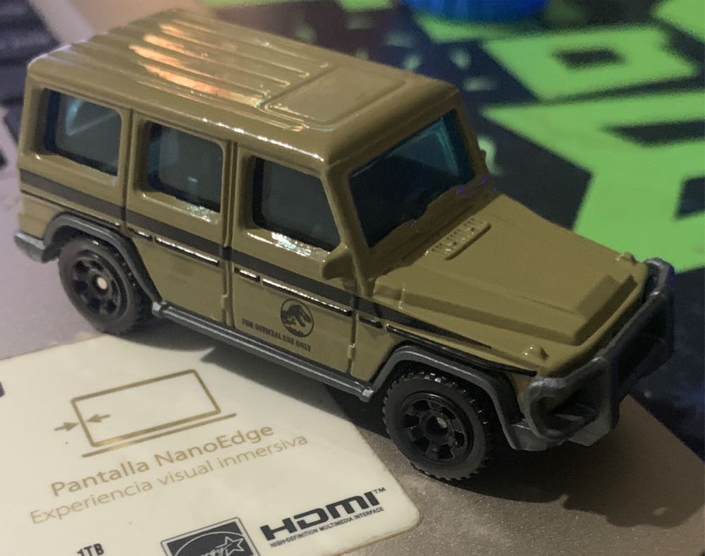 14 Mercedes Benz G 550 - Matchbox (Mattel) (Matchbox) action figure collectible [Barcode 887961583823] - Main Image 4