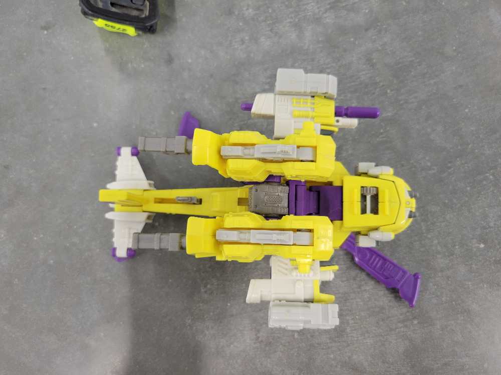 Buzzsaw Helicopter Mode - Hasbro (Cybertron) action figure collectible - Main Image 4