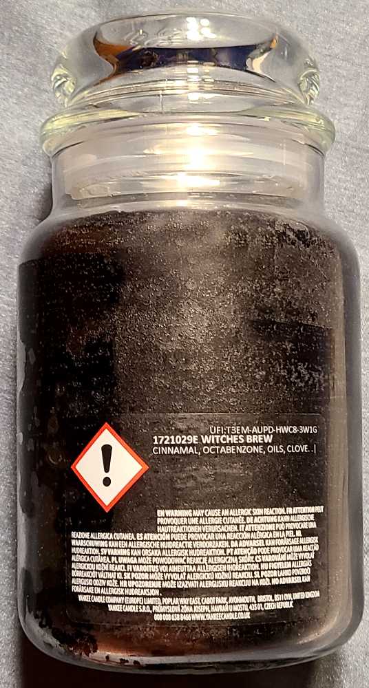 CANDLE: Halloween Yankee Witch’s Brew 2022 UK Jar  - Yankee Candle (Halloween Candles) action figure collectible [Barcode 5038581140438] - Main Image 3