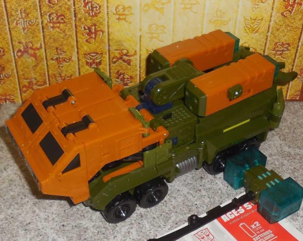 Roadbuster Ultra Magnus  - Hasbro (Animated) action figure collectible - Main Image 3