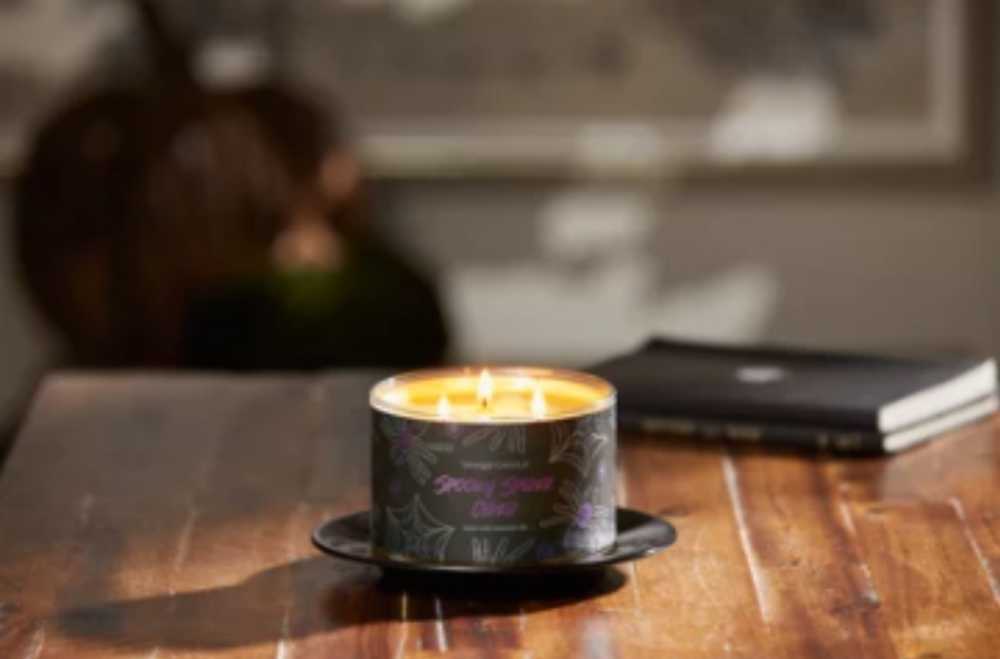 CANDLE: Halloween Yankee Spooky Spider Cider 2022 Three Wick - Yankee Candle (Halloween Candles) action figure collectible [Barcode 192833250445] - Main Image 4