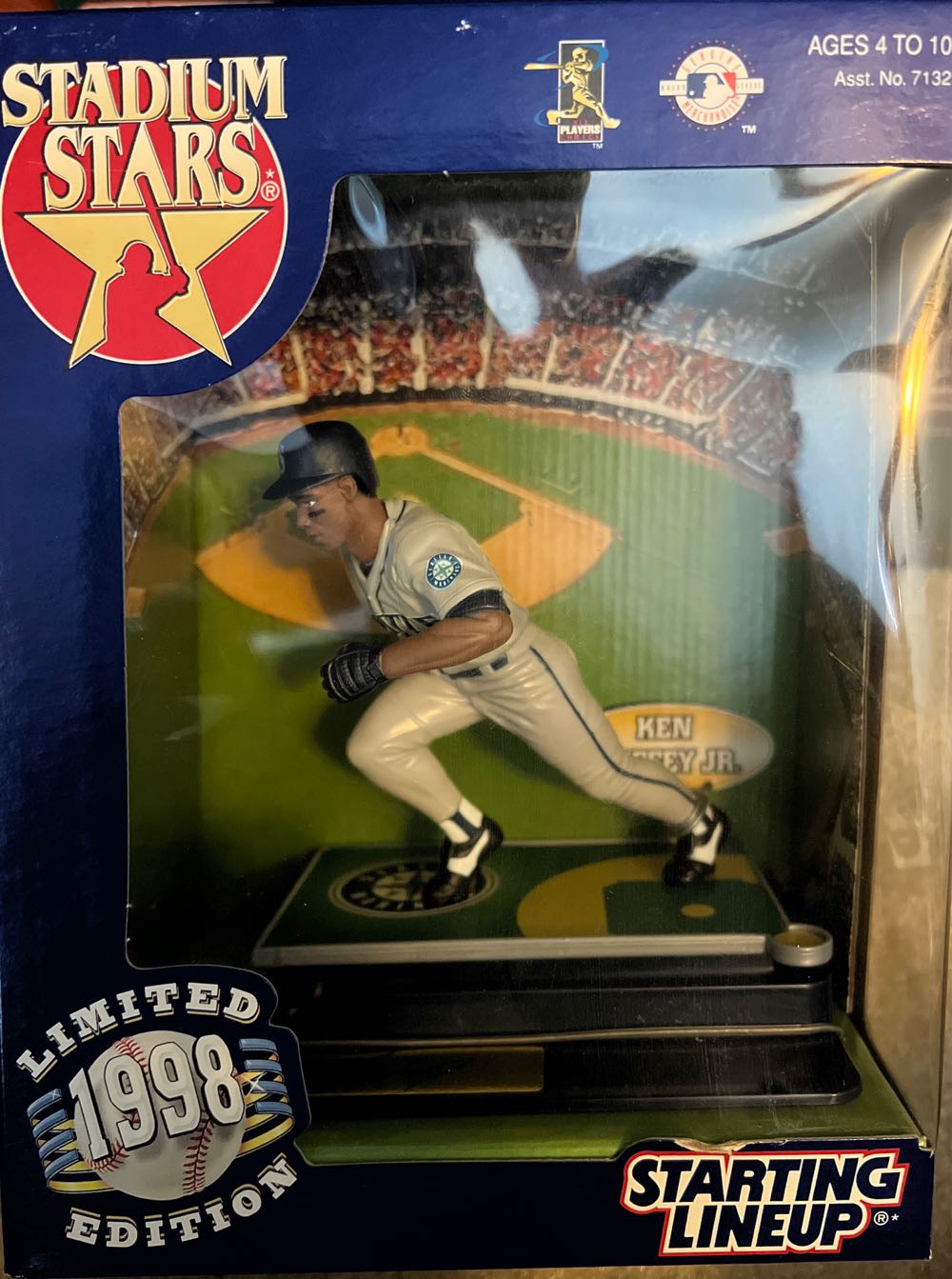 SLU Ken Griffey Jr Stadium Stars (gray)  action figure collectible [Barcode 076281715315] - Main Image 2