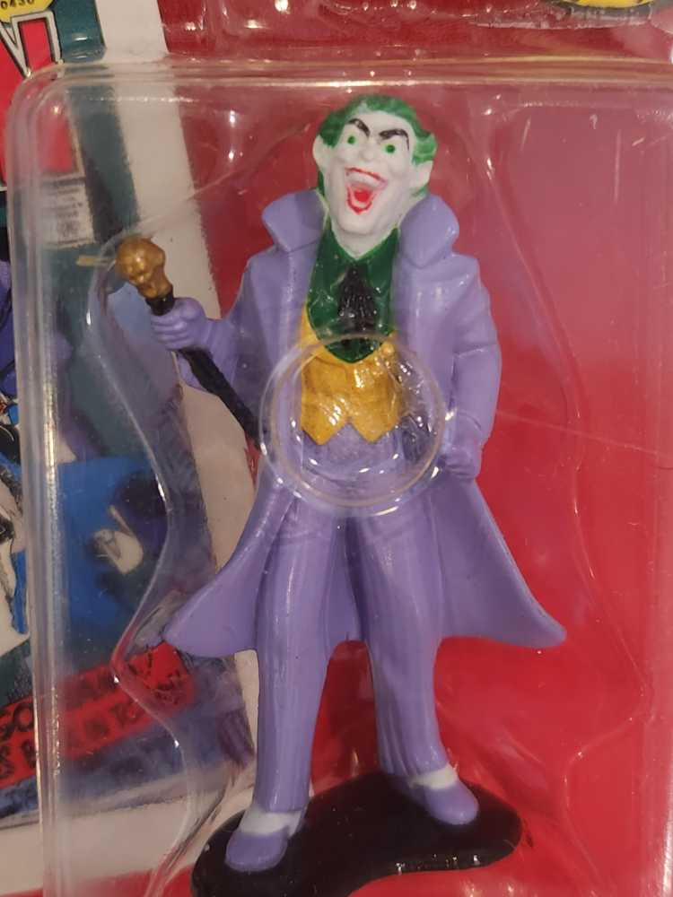 The Joker - Ertl (DC Comics Super Heroes: Diecast Metal Figures w/Card) action figure collectible [Barcode 036881007289] - Main Image 3
