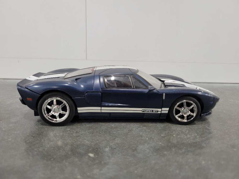 Mirage 2nd Vehicle Mode - Hasbro (Alternators) action figure collectible - Main Image 3
