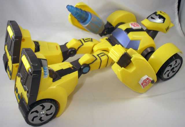 Bumblebee Cyber Speed - Hasbro (Animated) action figure collectible - Main Image 2