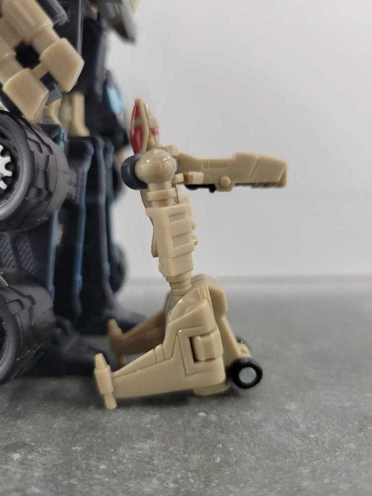 Run Over With Nemesis Prime (Robot Mode) - Hasbro (Armada) action figure collectible - Main Image 2