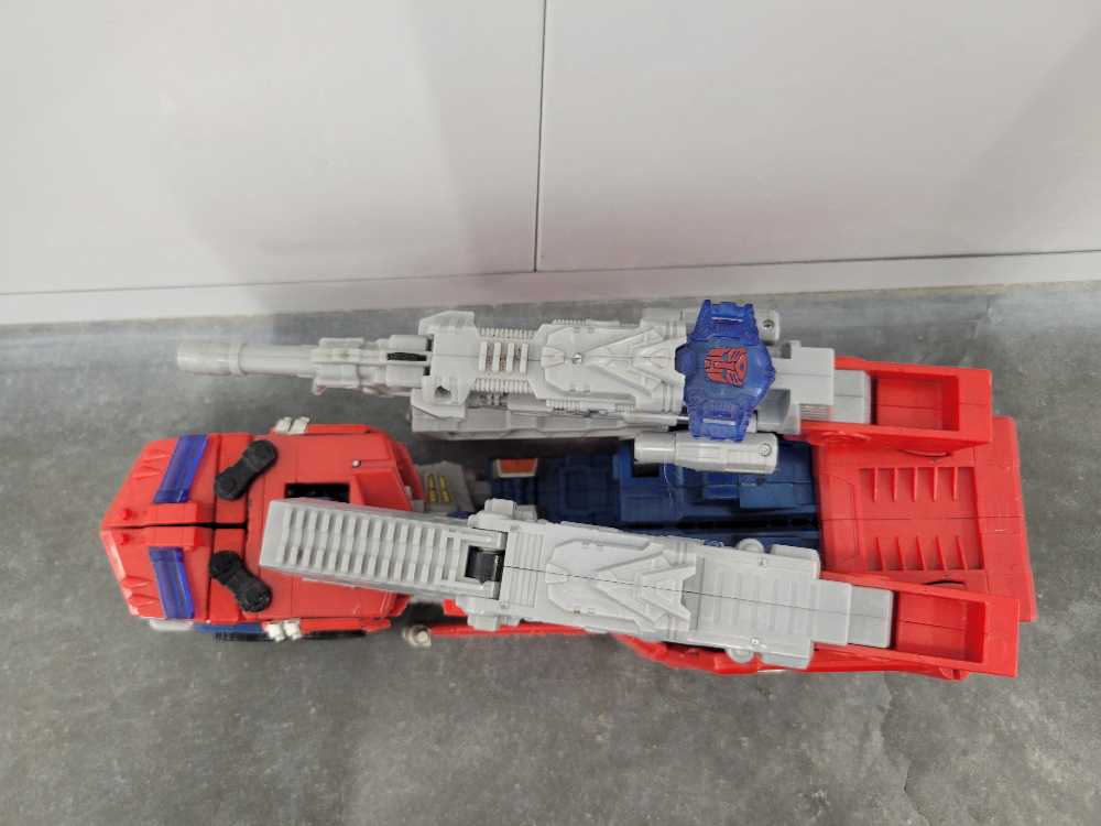 Optimus Prime (Truck Mode) - Hasbro (Cybertron) action figure collectible - Main Image 2