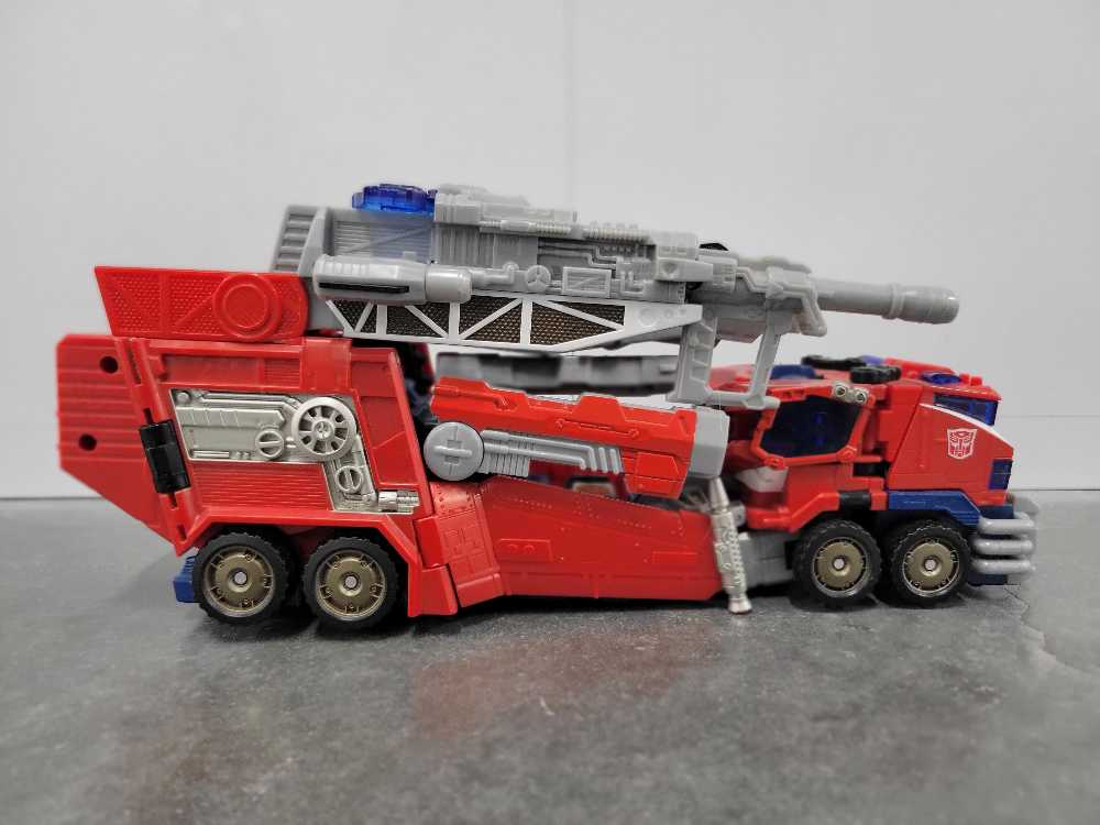 Optimus Prime (Truck Mode) - Hasbro (Cybertron) action figure collectible - Main Image 3