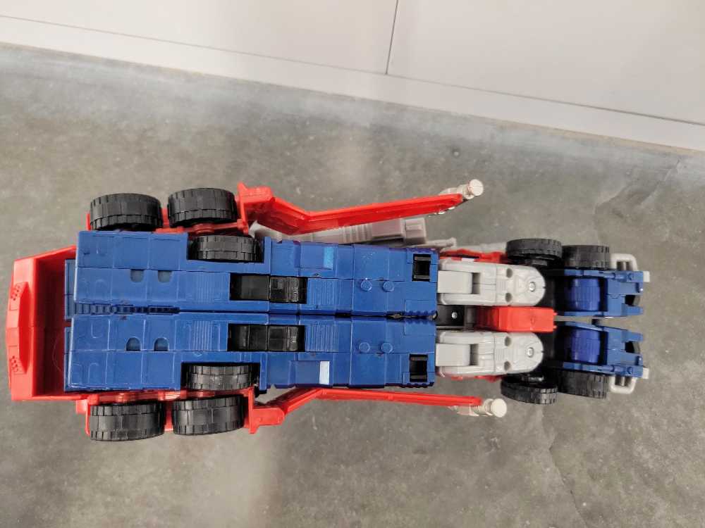 Optimus Prime (Truck Mode) - Hasbro (Cybertron) action figure collectible - Main Image 4