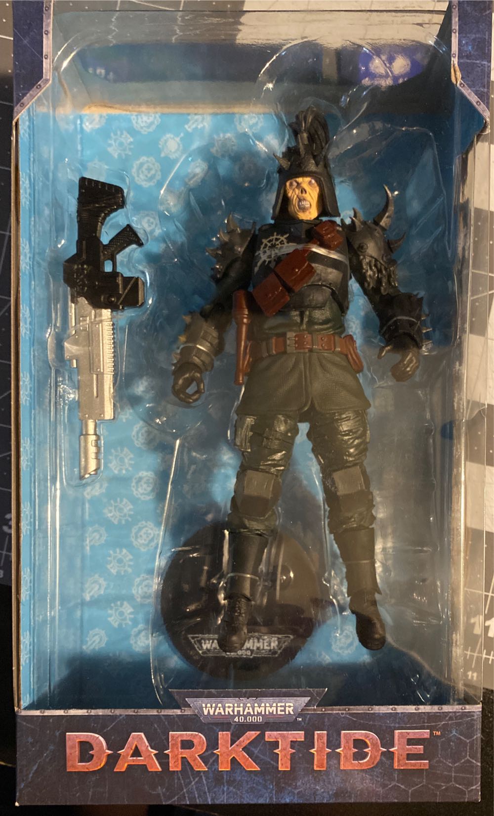 Traitor Guard - Future (Soldier) action figure collectible [Barcode 787926109726] - Main Image 2