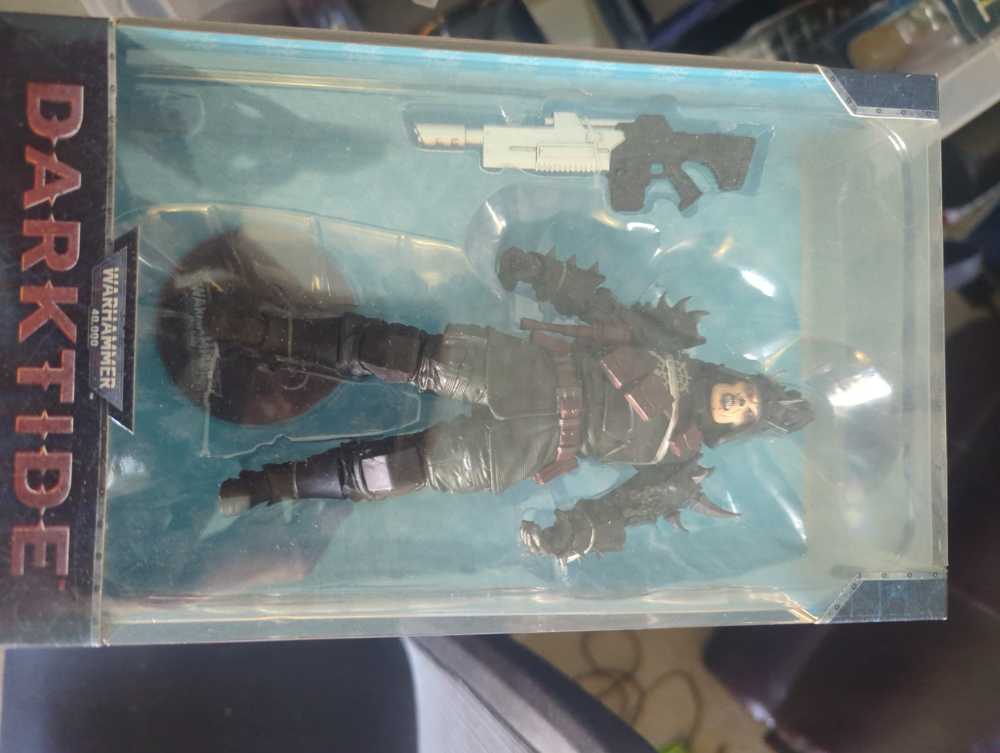 Traitor Guard - Future (Soldier) action figure collectible [Barcode 787926109726] - Main Image 4