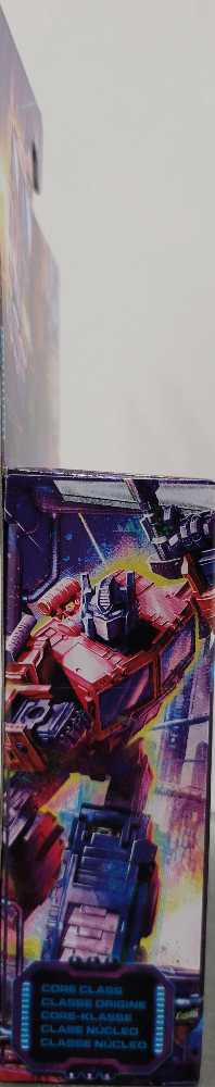 Optimus Prime  - Hasbro (Legacy) action figure collectible - Main Image 2