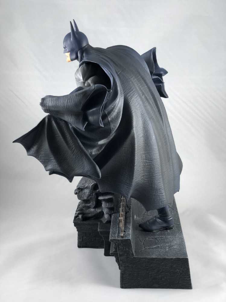 Batman Diamond Select Toys - Diamomd Select action figure collectible - Main Image 4