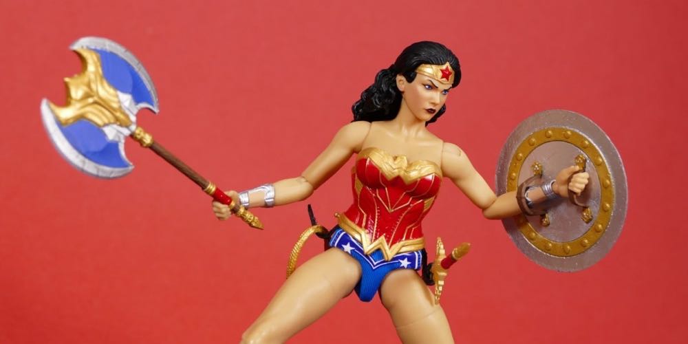 Wonder Woman - Mezco Toyz (One:12) action figure collectible - Main Image 2