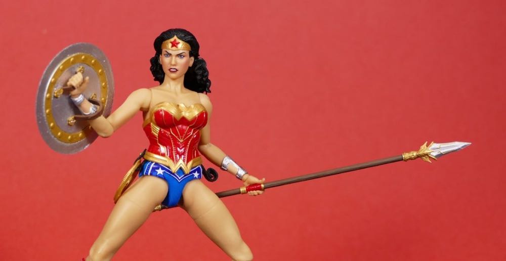 Wonder Woman - Mezco Toyz (One:12) action figure collectible - Main Image 3