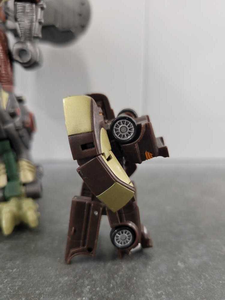 Skid-Z With Sideburn And Predacon - Hasbro (Armada) action figure collectible - Main Image 2