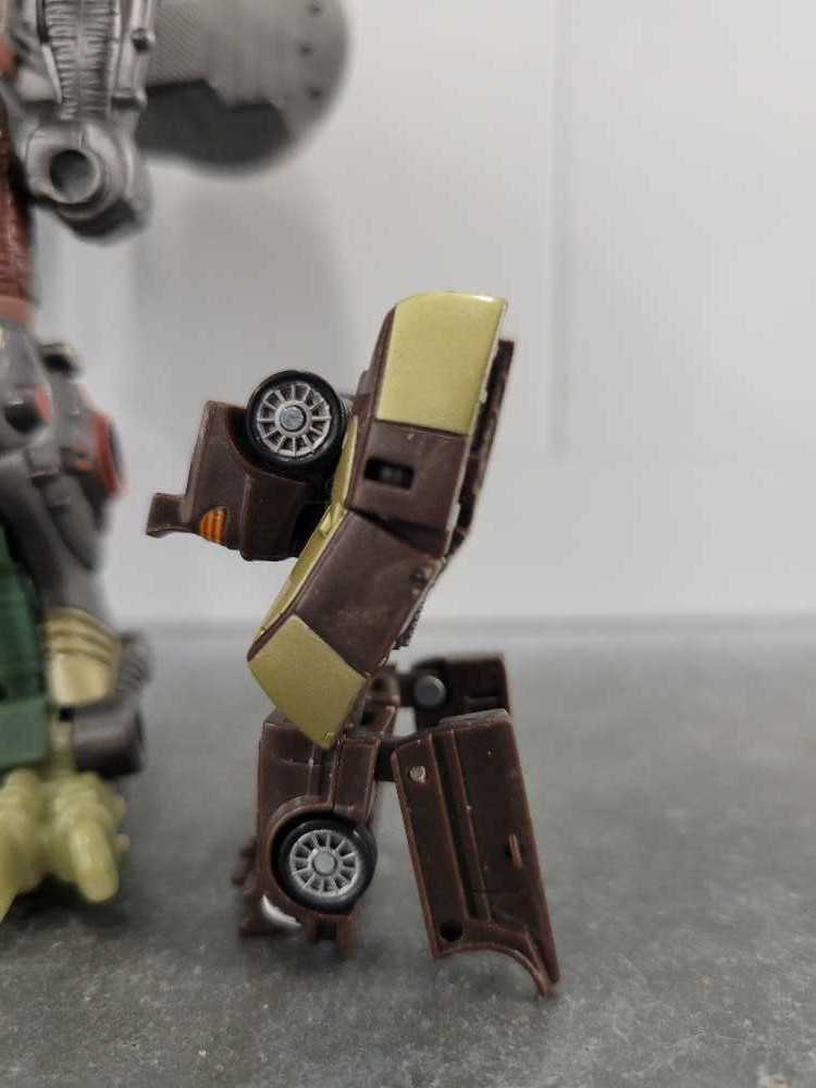 Skid-Z With Sideburn And Predacon - Hasbro (Armada) action figure collectible - Main Image 4